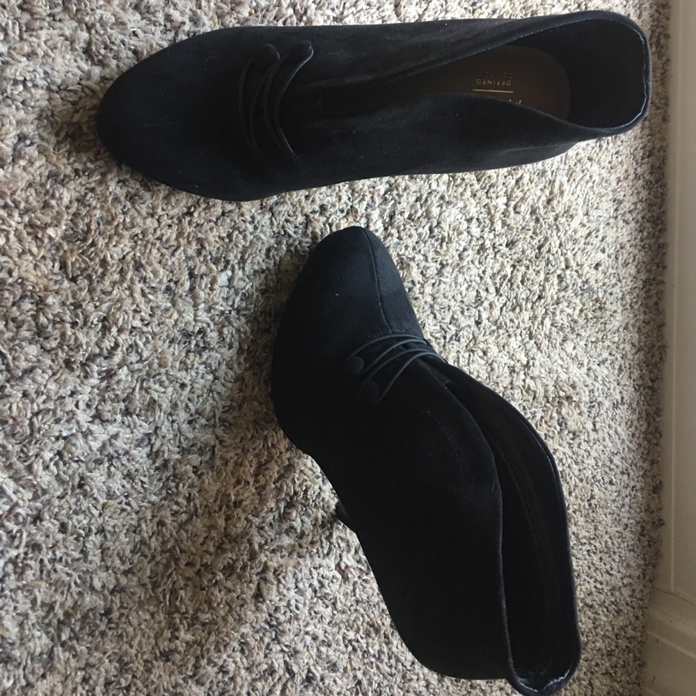 Apt 9 women’s ankle heals
